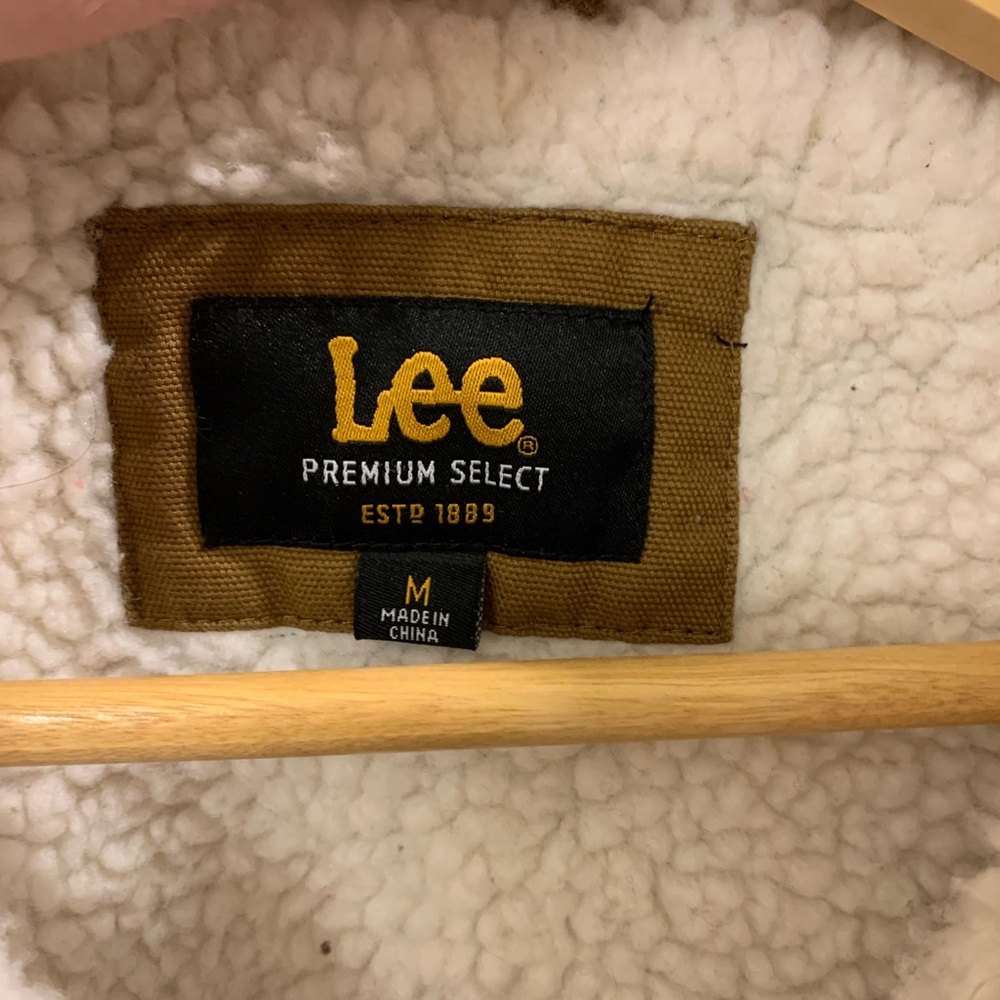 Lee Men's Tan Sherpa Vest - Picture 2 of 3